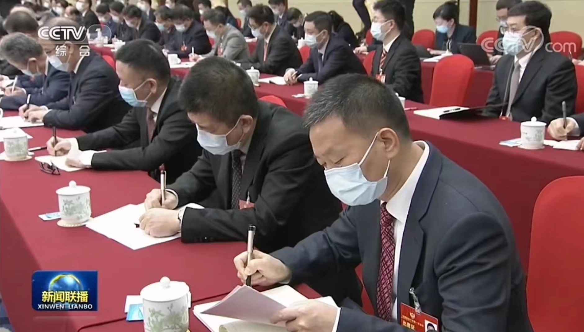 四川新闻联播｜费功全委员：肩负社会责任 促进共同富裕